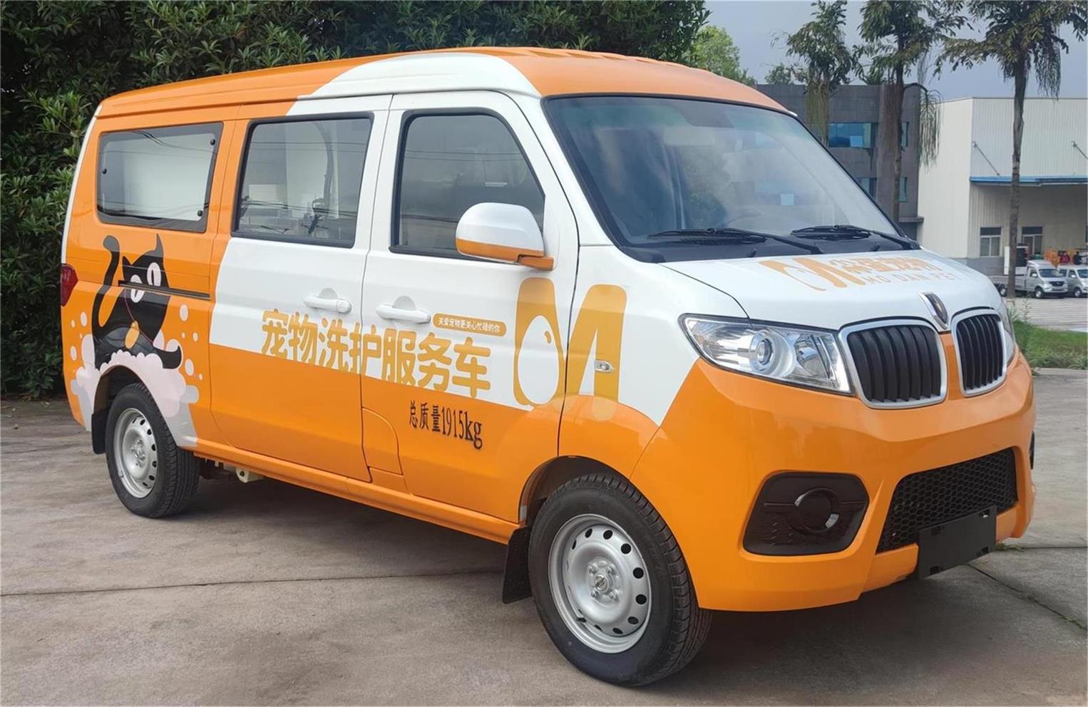 鑫源汽車油罐車 高效安全的運(yùn)輸專家
